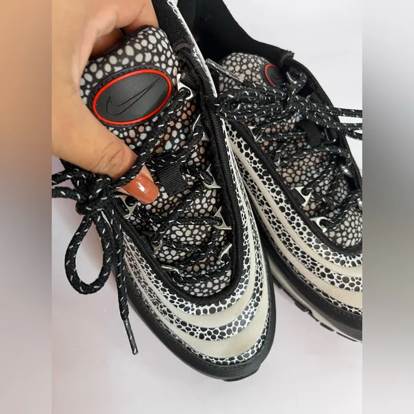 Women Nike air max 97 SE running shoes - Image 4
