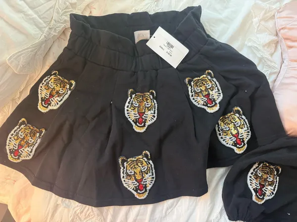 Queen of sparkles NWT set Black - Image 4