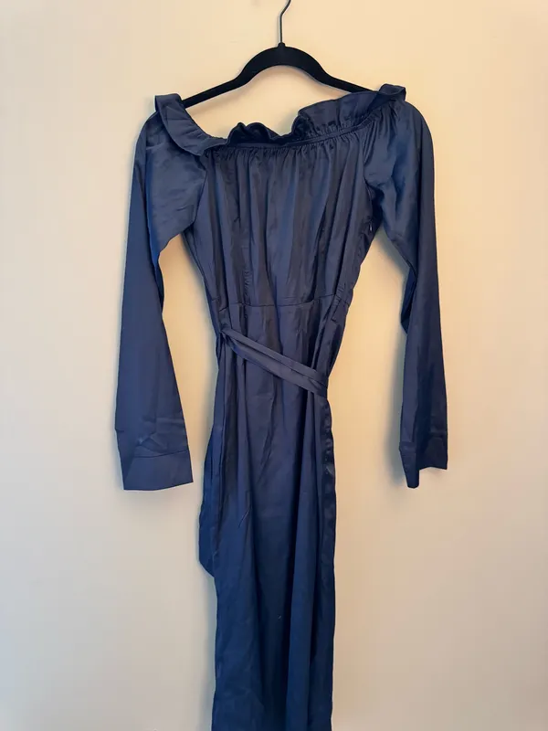 Pretty Little Thing Navy Satin Bardot Wrap Midi Dress - Image 4