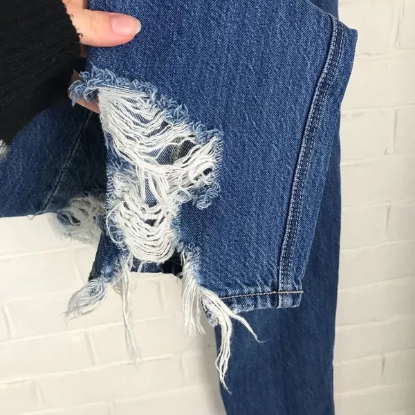 American Eagle High Rise Distressed Mom Jean Size 2 - Image 7