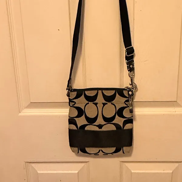 Coach Shoulder Bag - Image 5