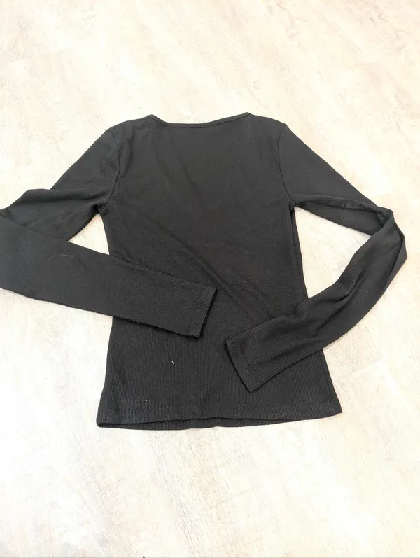 NEW! Bershka Black Ribbed V-Neck T-shirt Size Medium - Image 3
