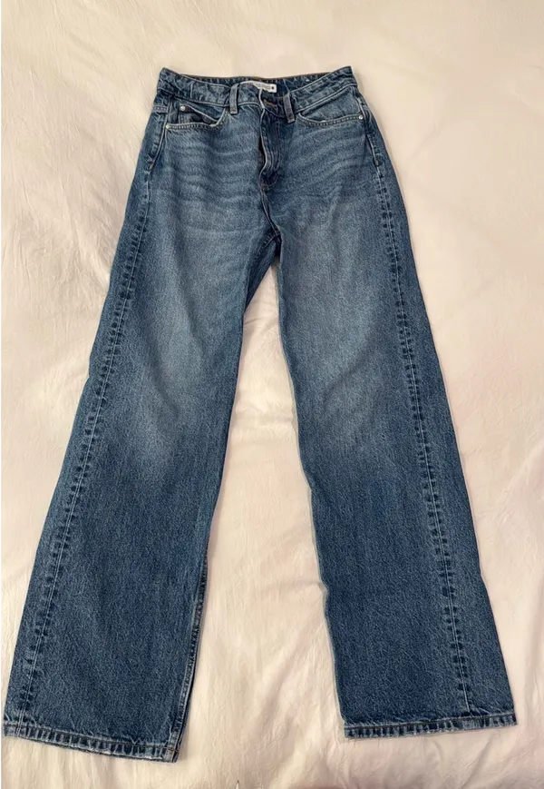 ZARA Straight High-Rise - Image 3
