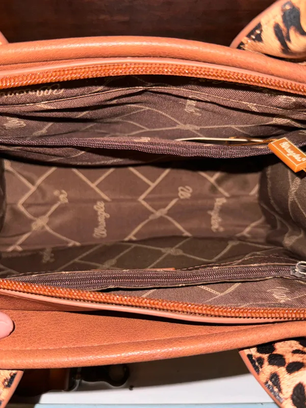 CONCEAL CARRY WHIPSTITCH PATCHWORK LEOPARD TOTE - Image 3
