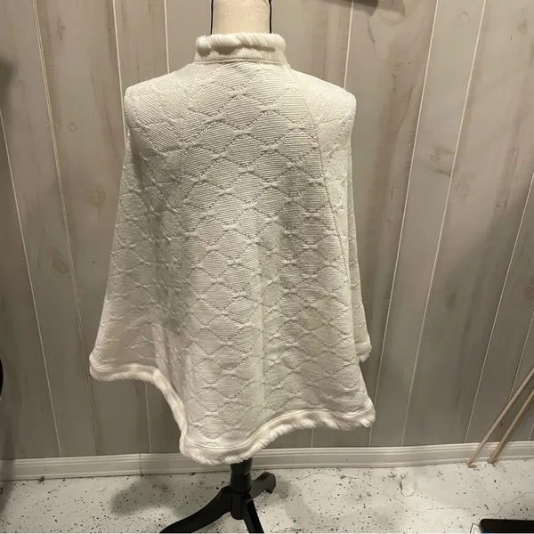 Vintage 70’s creamy white textured sweater knit cape button front tall collar - Image 4