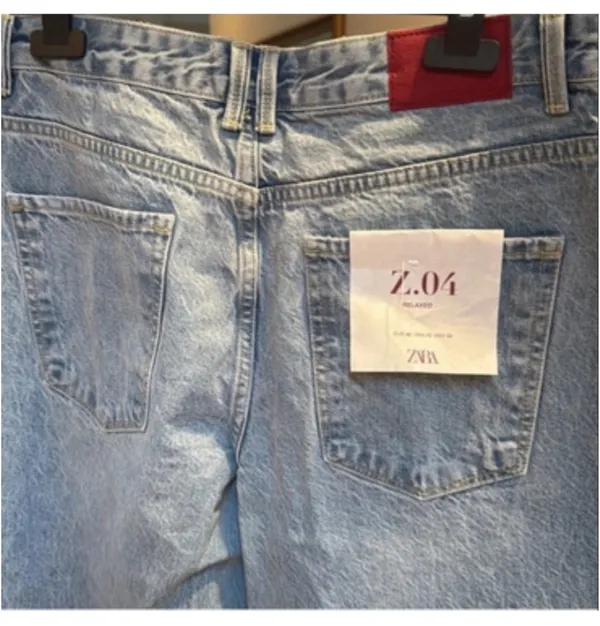 Zara Women Relaxed Light Blue Washed Jeans - Image 5