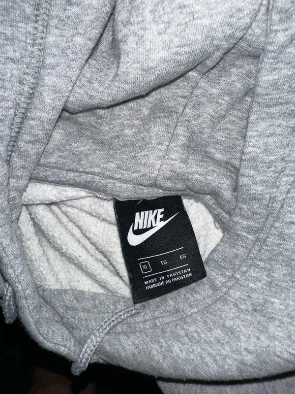 Nike Sweatshirt Hoodie - Image 3