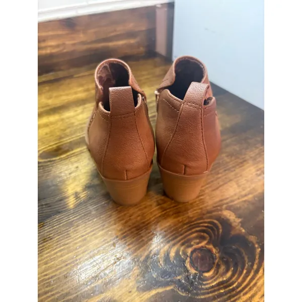 Baretraps brown heeled ankle boots size 6.5 - Image 7