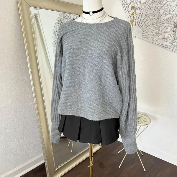 Chunky Boxy Soft Grey Oversized Bat Sleeve Sweater Pink Rose NWT XL - Image 2