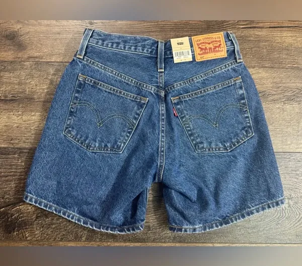 Levi’s NWT 501 Jean Shorts - Image 2