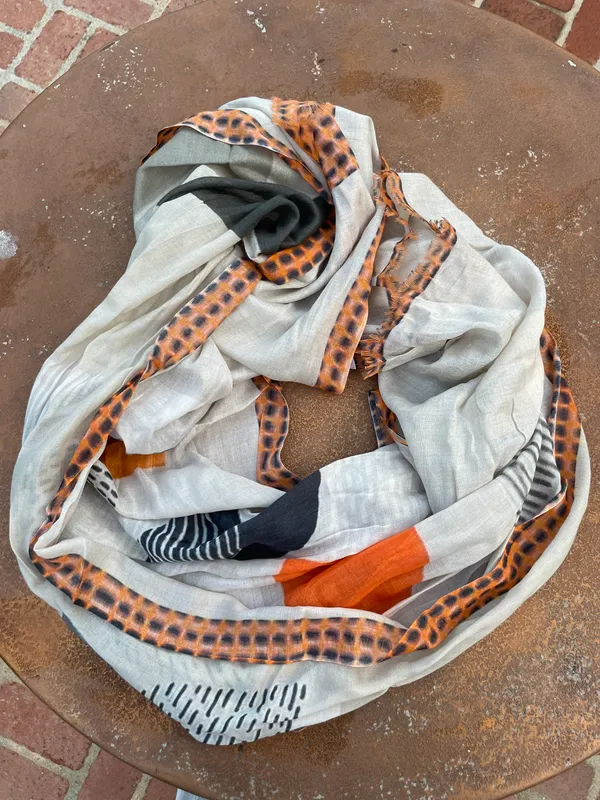 Beautiful abstract print scarf - Image 2