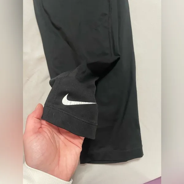 Nike Pro Cropped Spandex Leggings - Image 2