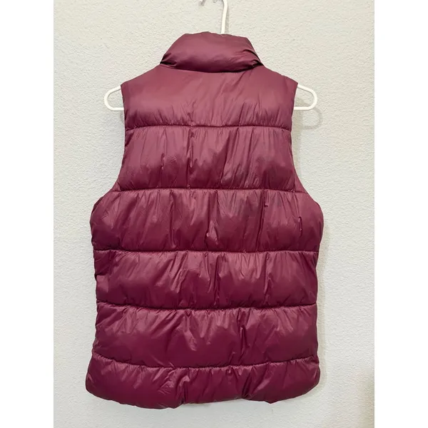 Old Navy‎ Womens M Tall Puffer Vest Burgundy Fleece Lined Quilted Mock Neck - Image 3