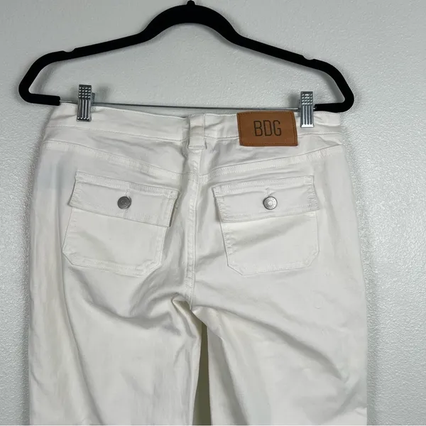 Urban Outfitters‎ BDG Micro Flare White Jeans Mid Rise Size 28 - Image 6