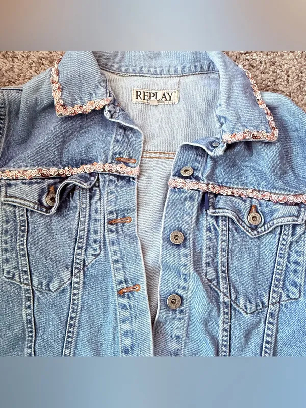 REPLAY Made in Italy Women’s XL Classic Denim Vintage Embellished Cropped Jacket - Image 3