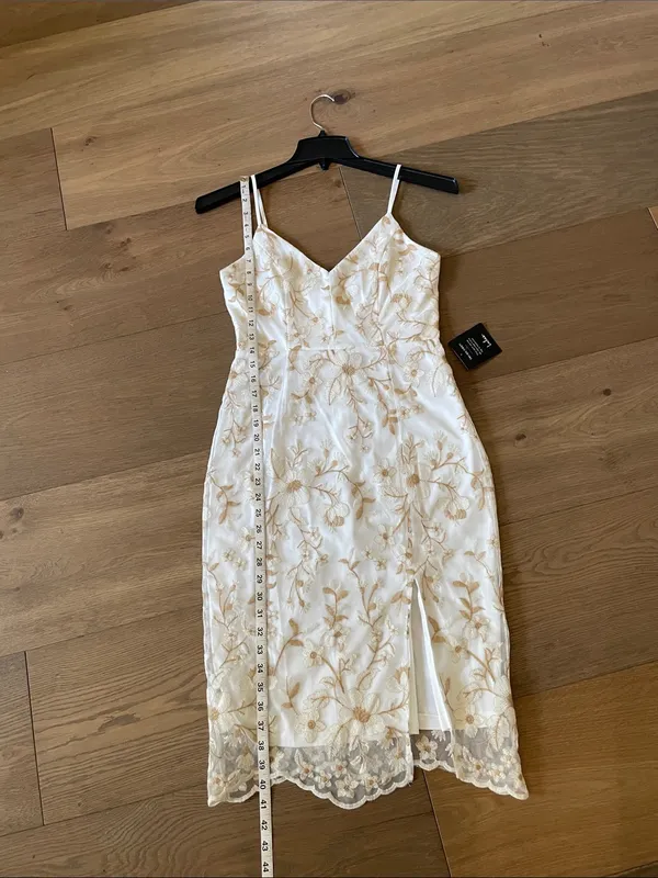 Starleena Cream and Taupe Floral Embroidered Bodycon Midi Dress Size Small NWT - Image 16
