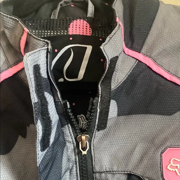 Roxy Gray and‎ Black Puffer Jacket with Sporty Accents - Image 4