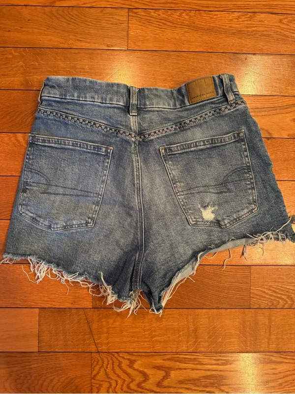 American Eagle Curvy ’90s Boyfriend Distressed Denim Shorts – Size 12 - Image 7