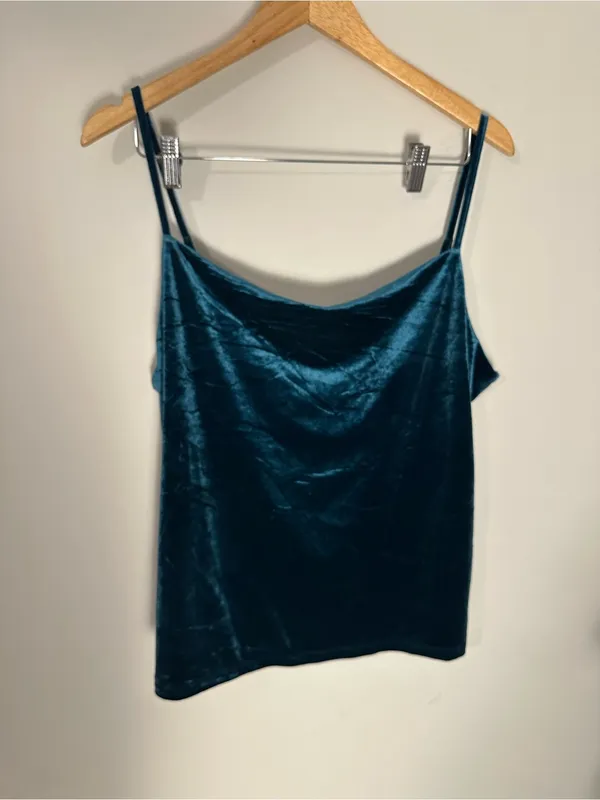 NWT Banana Republic velvet cami green extra large - Image 2