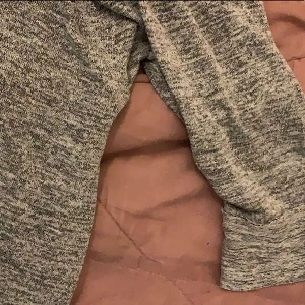 Super soft grey marled cute top a pea in the pod - Image 3