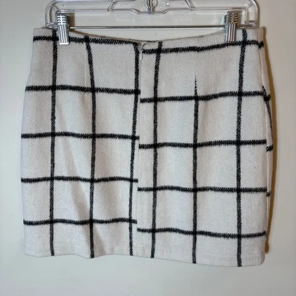 Altar'd State Mini Skirt Size Medium Plaid Checkered White‎ Black Career - Image 2