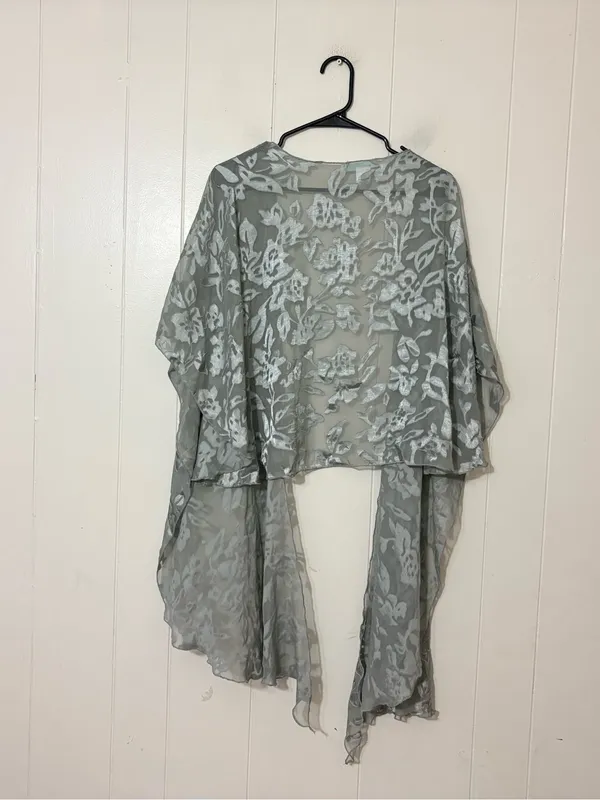 Betsey Johnson Gray Silver Floral Burnout Open Front Kimono Shawl Wrap One Size - Image 6