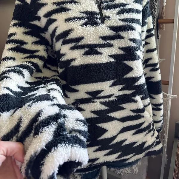 Natural Reflections Geometric Print Sherpa Pullover Quarter Zip Sweater - Image 4