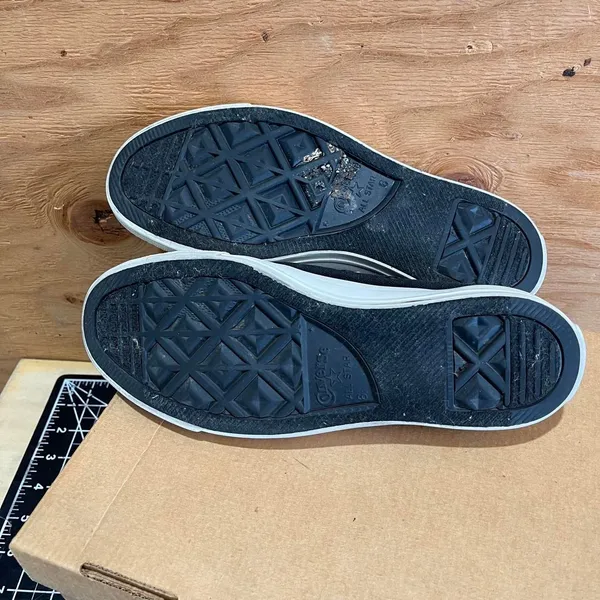 Converse Women's Black and Navy Trainers - Image 6