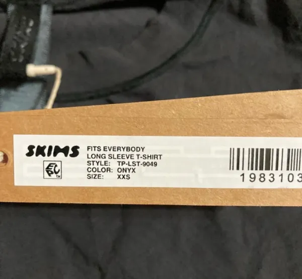 SKIMS Fits Everybody Long Sleeve T-Shirt XXS - Image 4