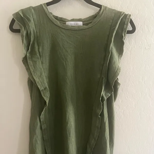 Anthropologie eri + ali ruffle Sleeve Top sz M - Image 2