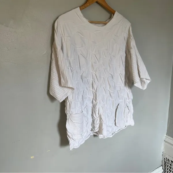 27 Aug A.M. Textured White Oversized Tunic Top – Size X-Large. ONE OF A KIND - Image 6
