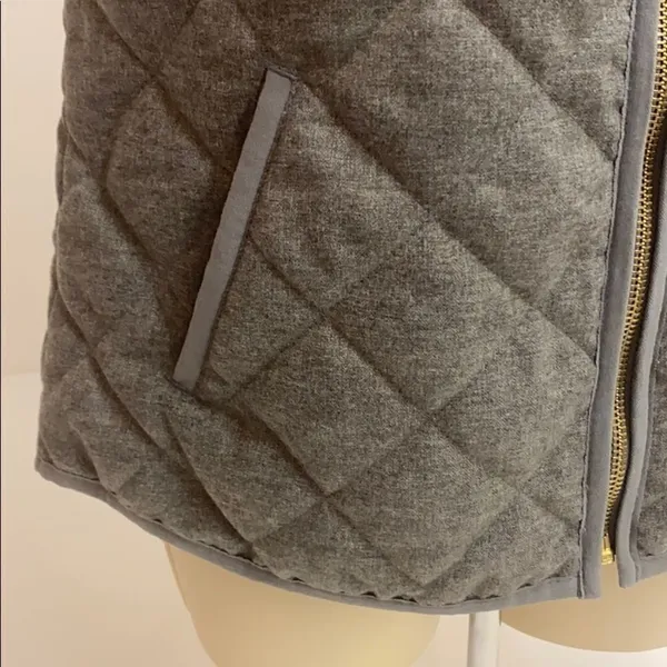 Old Navy Quilted Lightweight Vest Womens‎ - Image 5