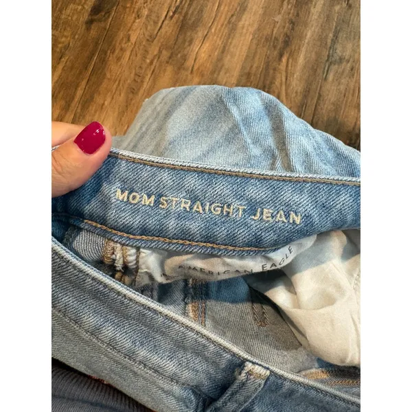 American Eagle Mom Straight distressed jeans - Image 4