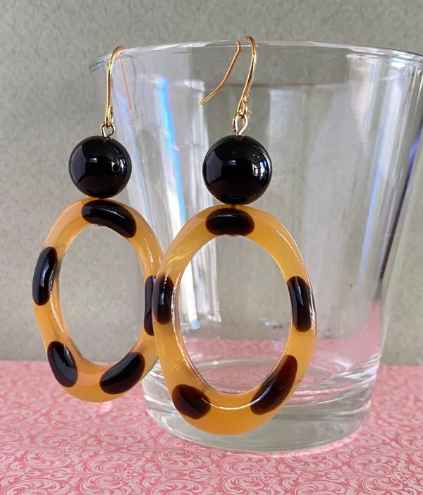 Kawaii unique tortoiseshell dangle earrings - Image 3