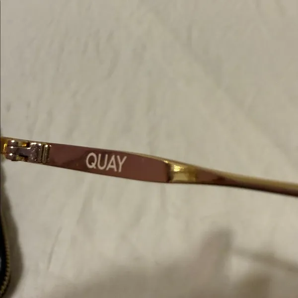 Quay Australia Gold Frame Sunglasses with Purple Lenses - Image 6