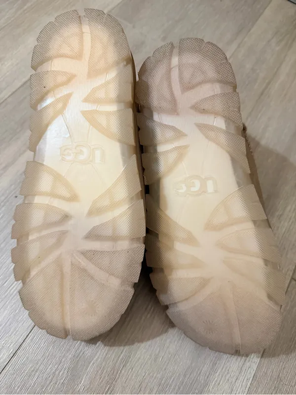 UGG Chestnut Logo Short Shearling-Lined Booties - Image 5