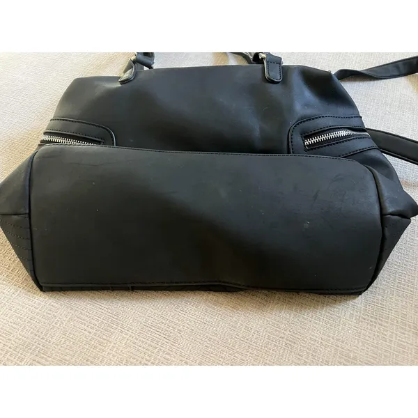 Torrid Satchel Bag Womens Large Black Faux Leather Chevron Zip Pockets Purse - Image 3