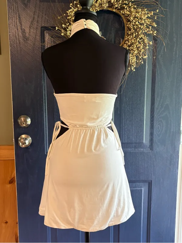 Oh Polly White Halter Neck with Side Cutouts and Ties. Size 6 - Image 5