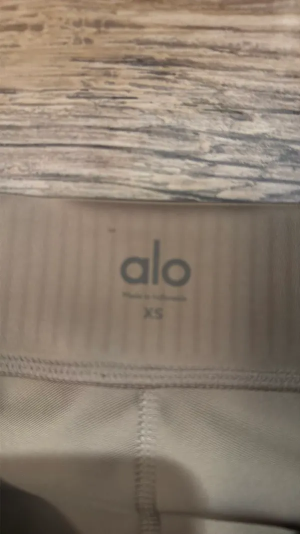 Alo Yoga Leggings - Image 3