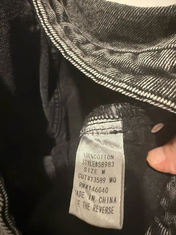 Signature 8 Jeans size Medium  - Image 4