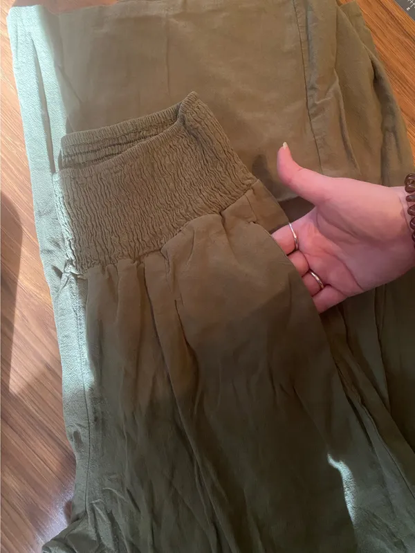 Amazon Green Linen Flowy Pants - Image 3