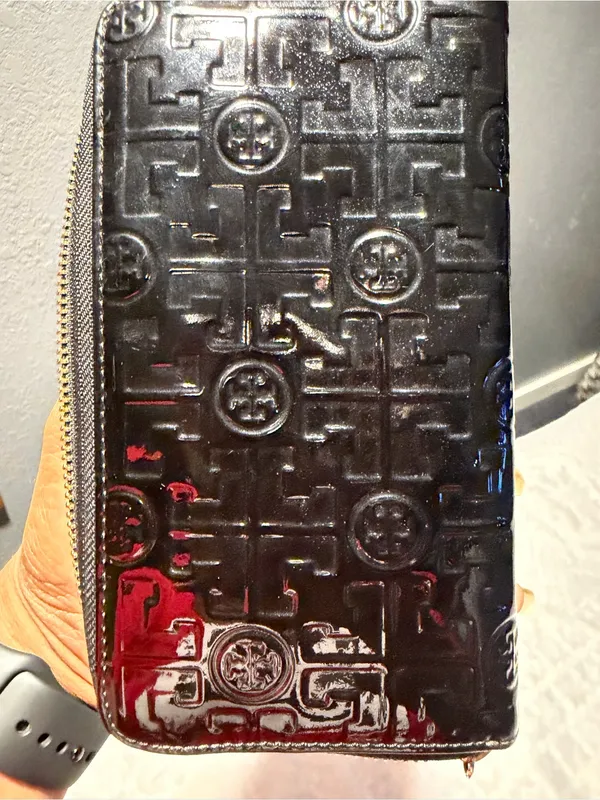 Tory Burch Black Patent Embossed Zip Around Wallet - Image 8