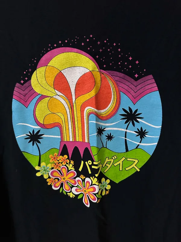 Paradise Volcano T Shirt Black Size L - Image 2