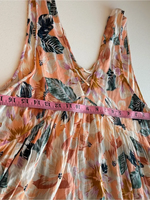 Rip Curl Peach and Navy Floral Boho Beachy Sundress - Image 6