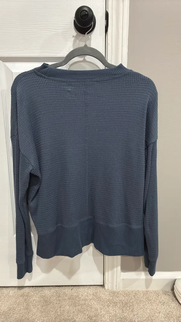Thin Sweater - Image 2