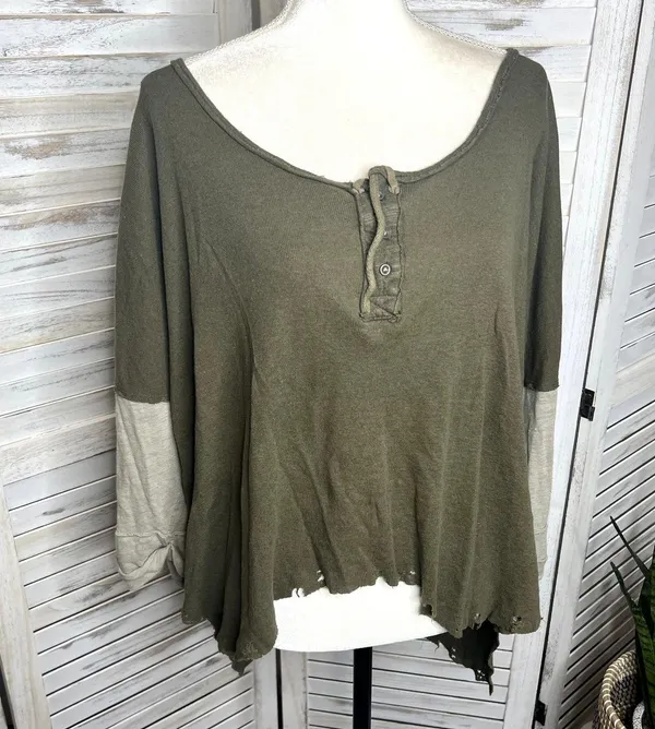 FREE PEOPLE Women's Small Star Oversized Henley Top Army Green Boho Distressed - Image 13