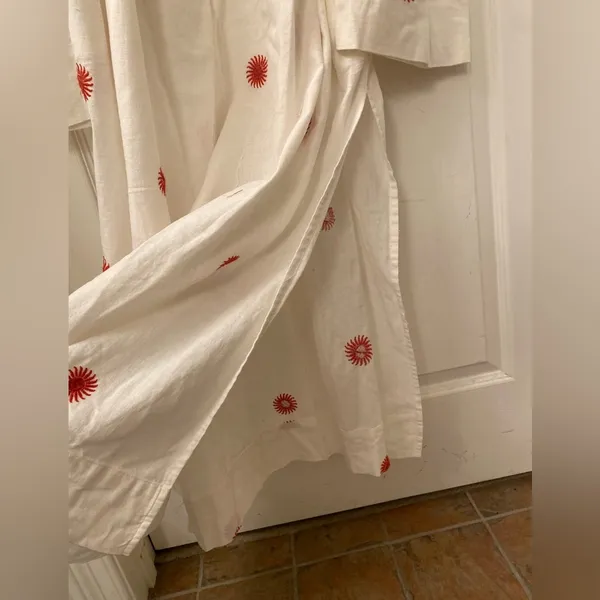 Free people White Dress with Red Floral Embroidery size XS oversized - Image 7