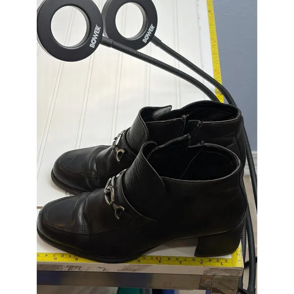 Vintage Baťa Marie Claire Black Leather Bit Ankle Booties Women's 39‎ - Image 16