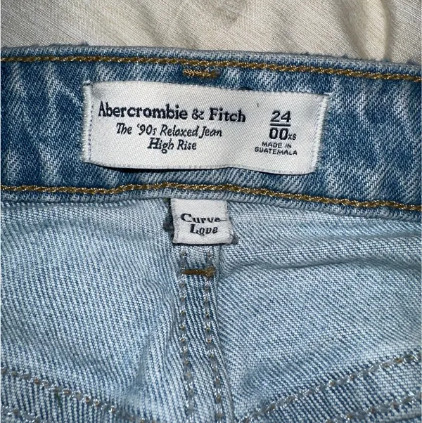 Abercrombie Curve Love High Rise 90’s Relaxed Jean - Image 2