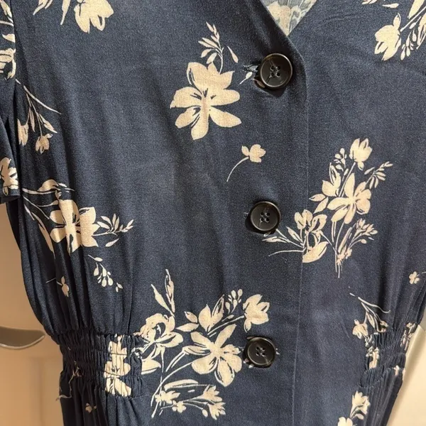 Abound Nordstrom Navy Blue Floral Button Front Smocked‎ Waist Mini Dress Small - Image 6